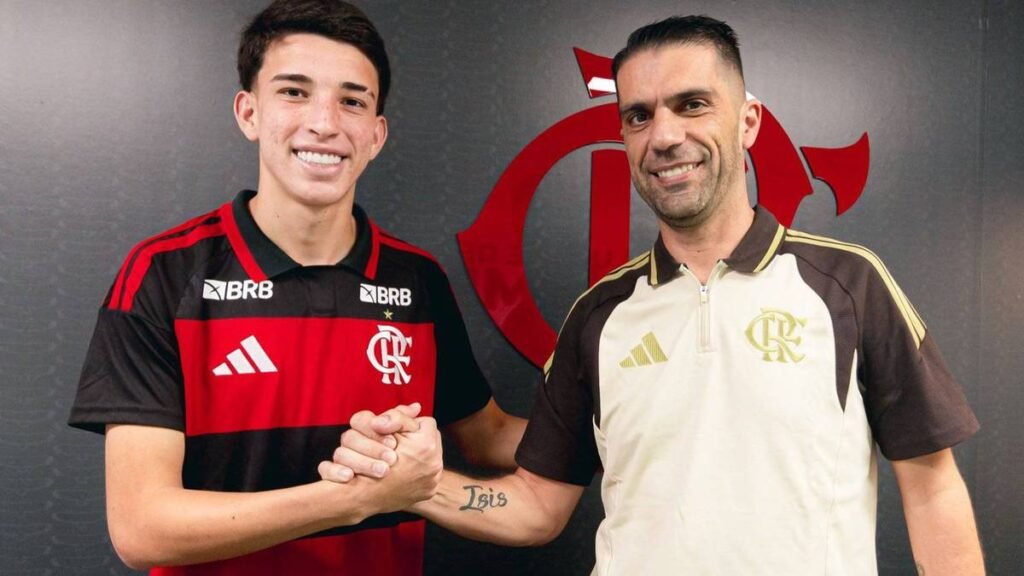 Flamengo anuncia lateral-esquerdo Miguel Távora Camara para o Sub-20