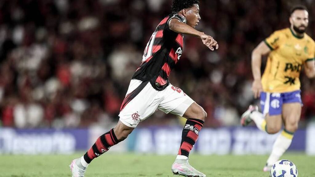 Flamengo freia investimentos na janela e ajusta orçamento após déficit no semestre