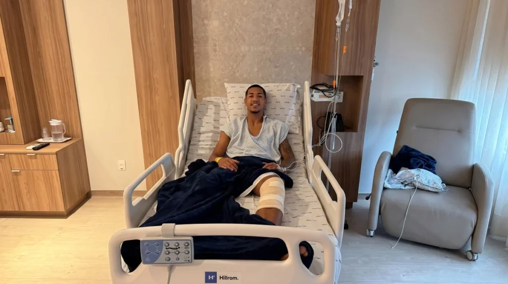 Aiyran, contratado junto ao Cuiabá, sofre lesão no menisco e passa por cirurgia