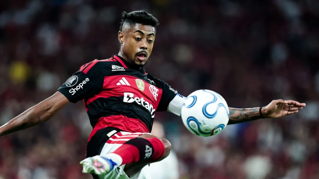 Bruno Henrique é suspenso e desfalca o Flamengo contra o Botafogo