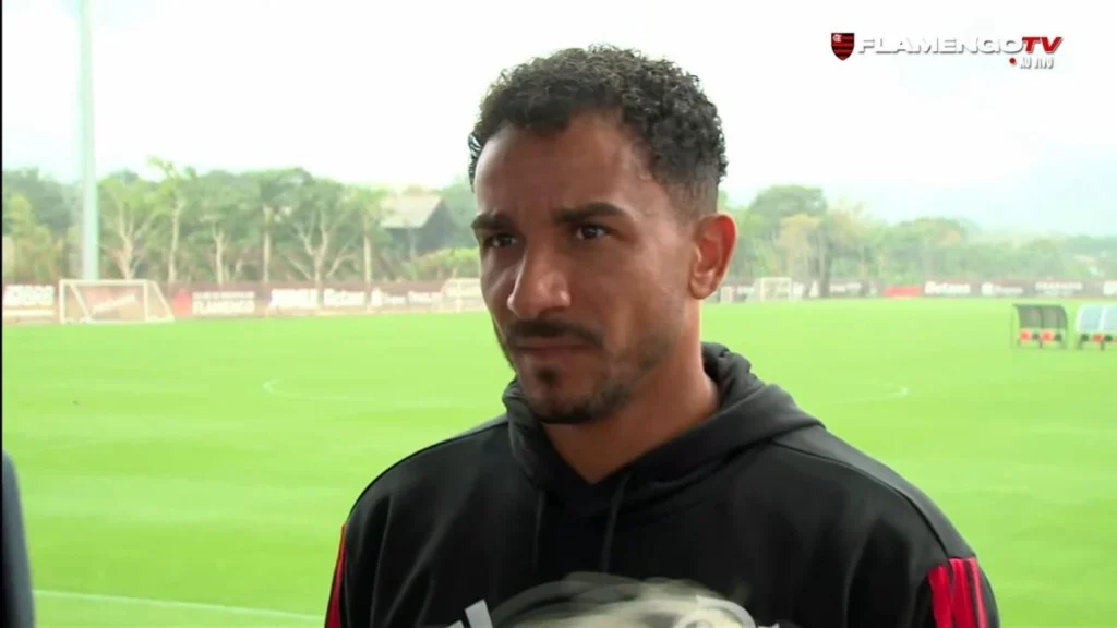 Danilo diz que conversa com o Flamengo caminha bem para renovação até 2027