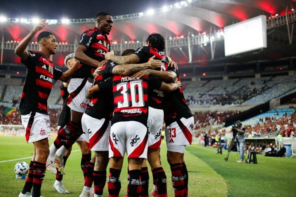 Debate no UOL contrapõe Flamengo sem a bola e modelo do Palmeiras