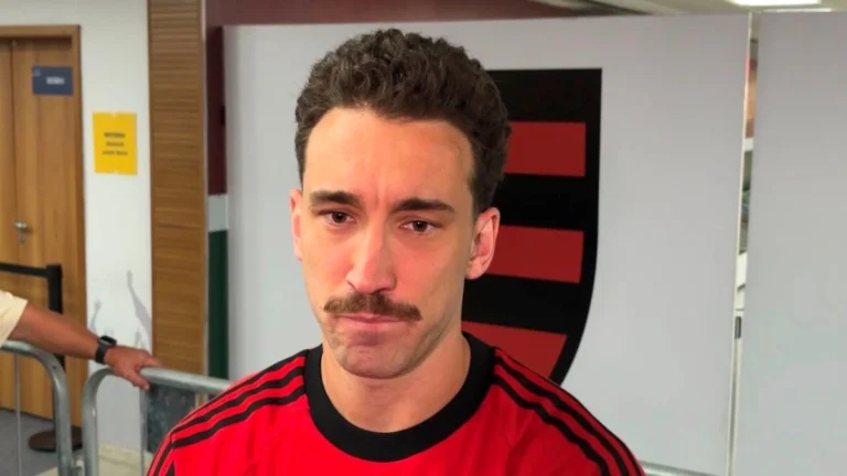 Léo Ortiz explica como elenco do Flamengo se blindou de críticas antes da classificação na Libertadores