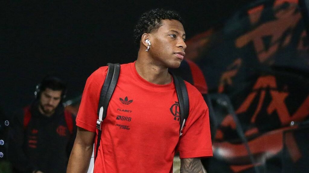 Gonzalo Plata admite possibilidade real de saída, mas reafirma compromisso com o Flamengo