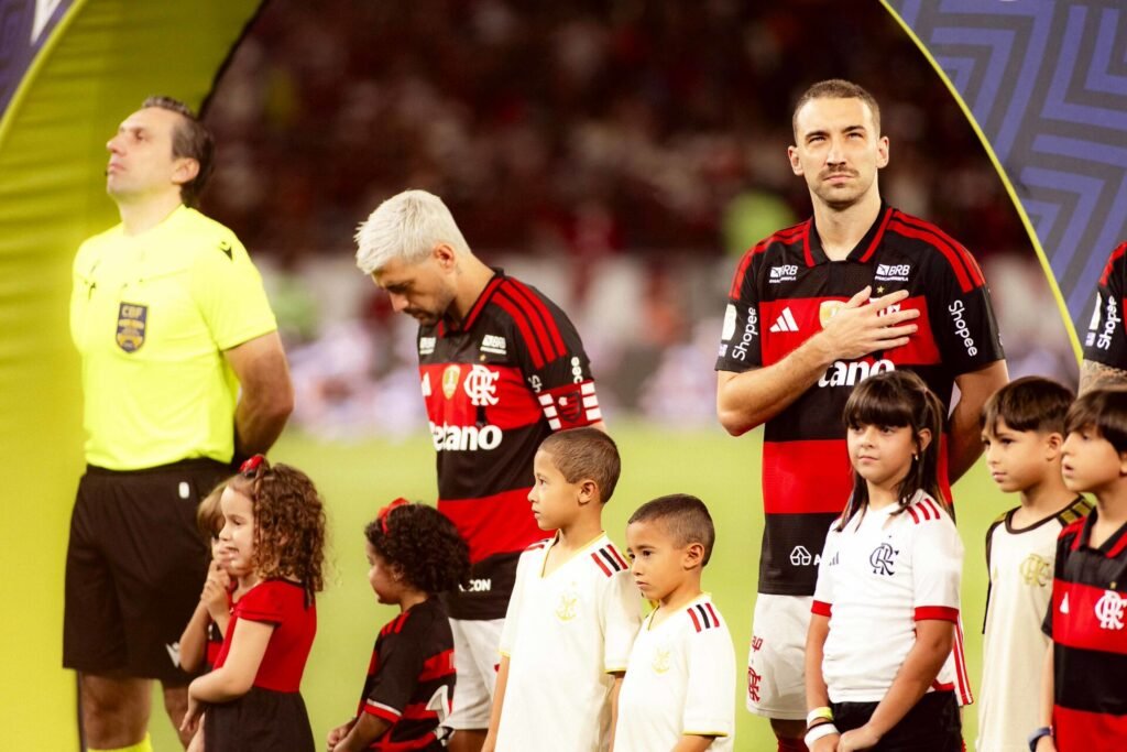 Flamengo reduz distância para o Palmeiras nas chances de título após a 25ª rodada