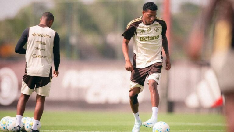 Plata é reprovado nos exames no Dínamo de Moscou e volta ao Flamengo