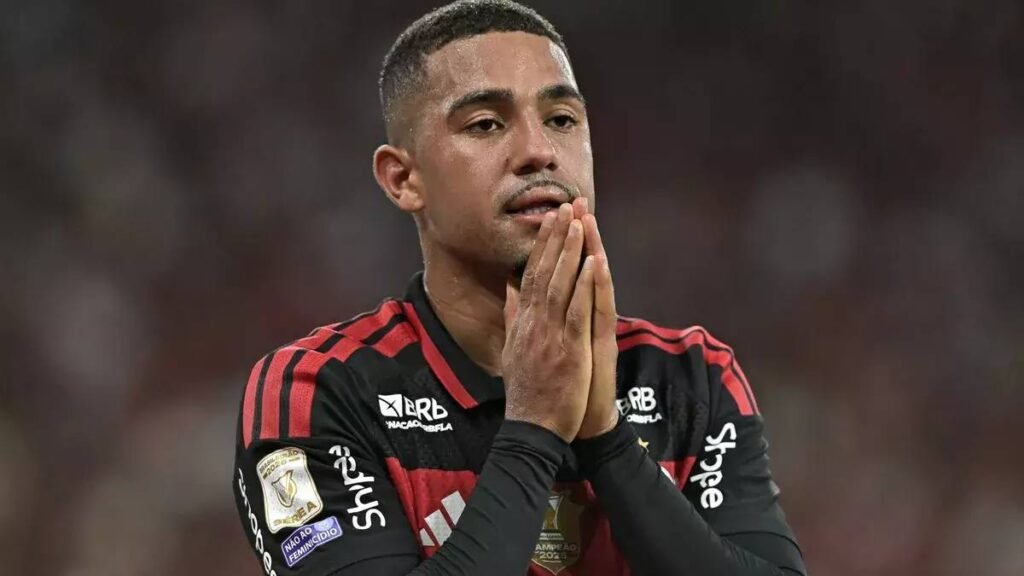 Samuel Lino vira referência no Flamengo e entra no planejamento da janela
