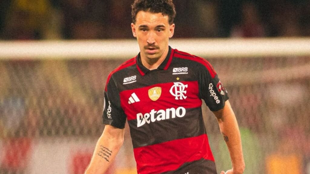 Léo Ortiz critica gramado do Maracanã e diz que campo motiva debate sobre sintético