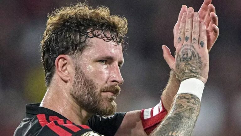 Flamengo precisa tratar renovação de Léo Pereira antes da janela de pré-acordo em 2027