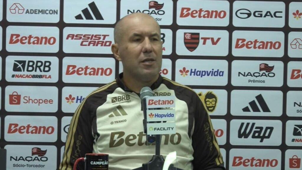 Jardim minimiza reação de Pedro e comenta atuação do Flamengo após vitória sobre o Bragantino