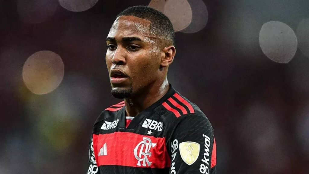 Flamengo negocia saída de Lorran e prioriza venda definitiva