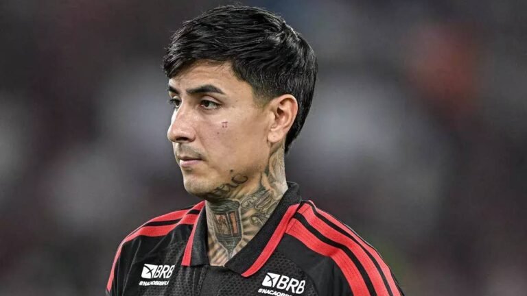 Pulgar diz que não atuará mais pela seleção chilena e vai focar no Flamengo