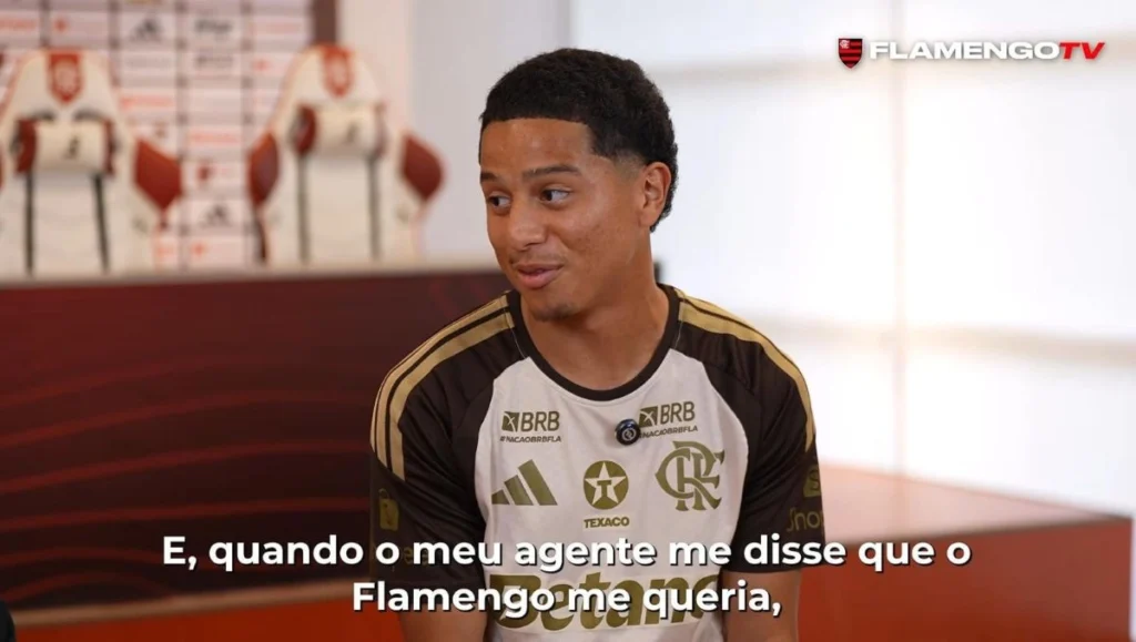 Anthony Valencia explica escolha da camisa 14 e fala sobre possível estreia no Flamengo