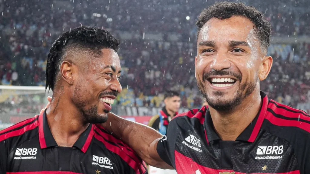 Danilo elogia Bruno Henrique após vitória do Flamengo sobre o Corinthians