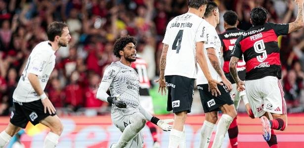 Hugo Souza lamenta derrota para o Flamengo e valoriza atuação do Corinthians