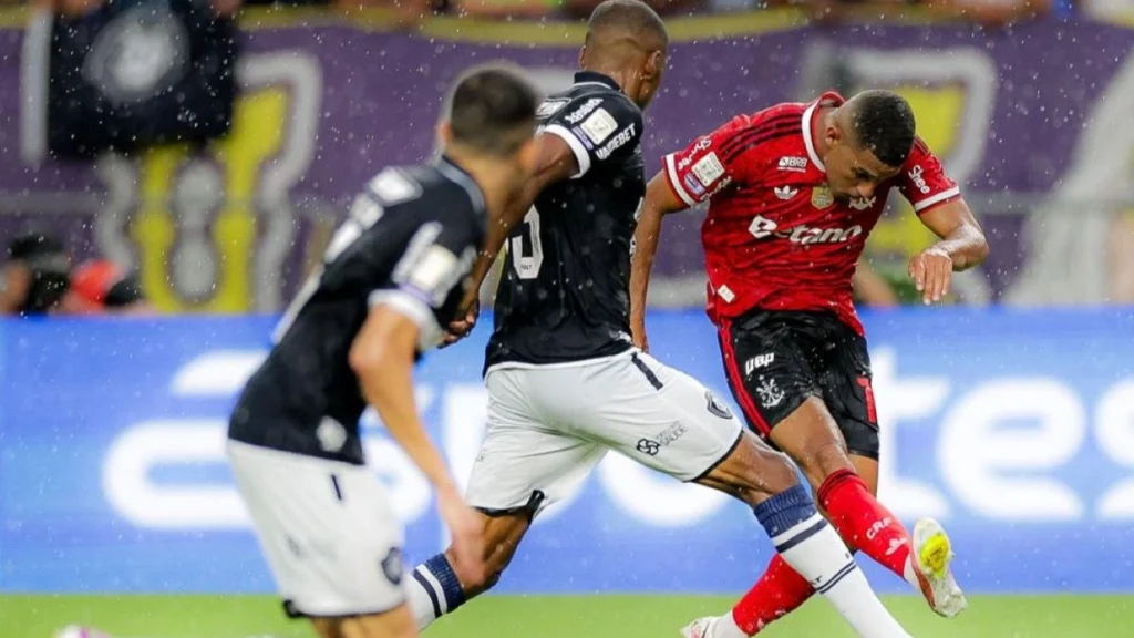 Samuel Lino valoriza vitória do Flamengo sobre o Remo e afasta caso com Arrascaeta