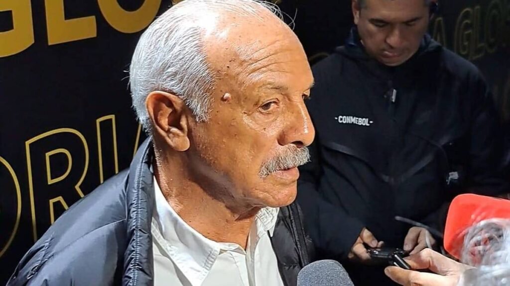 Júnior projeta semifinal brasileira na Libertadores e cita cenário do Flamengo