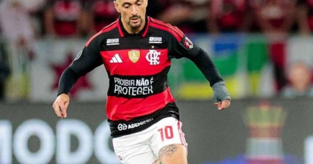Arrascaeta lamenta atuação do Flamengo após eliminação para o Estudiantes na Libertadores