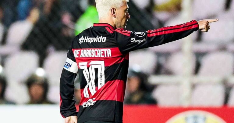 Leonardo Jardim lamenta ausência de Arrascaeta e cita opções no elenco do Flamengo