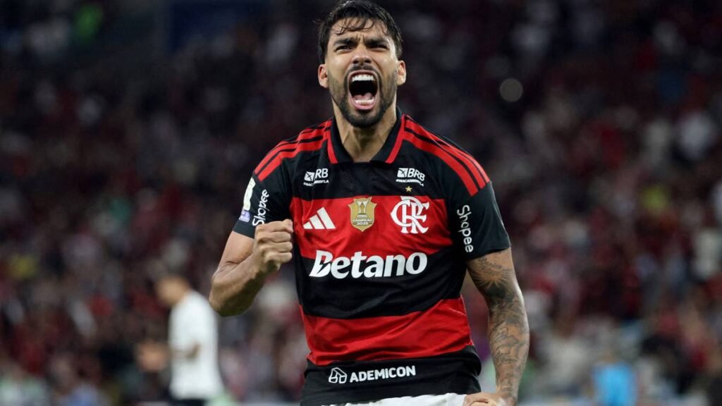 Torcida do Flamengo aponta Lucas Paquetá como opção para vaga de Arrascaeta