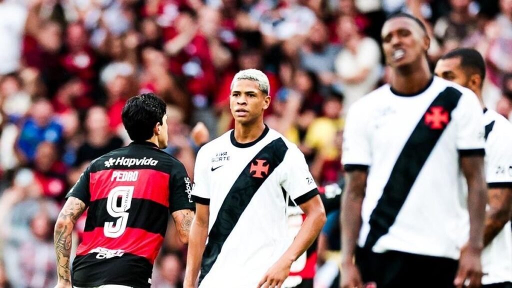 Flamengo enfrenta o Vasco na 33ª rodada com Carrascal suspenso