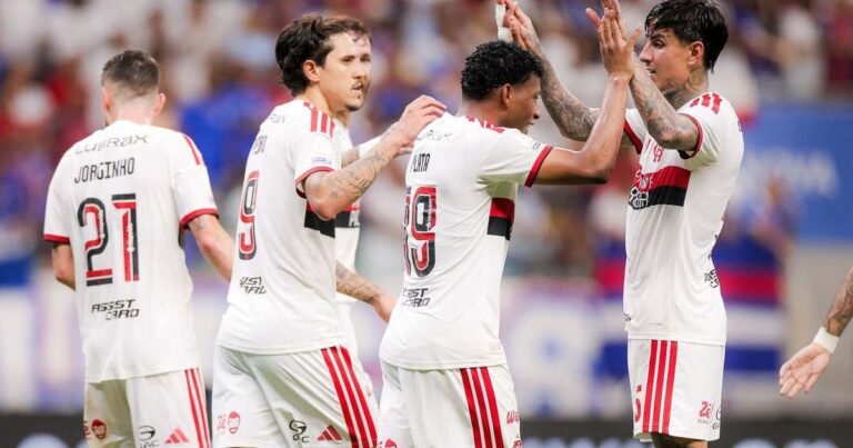 Marcos comenta vitória do Flamengo sobre o Bahia e admite cansaço de “secar” o rival