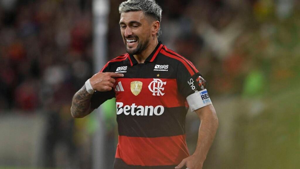 Candidato no Peñarol diz que fará o “impossível” por Arrascaeta e cita De la Cruz, ambos do Flamengo