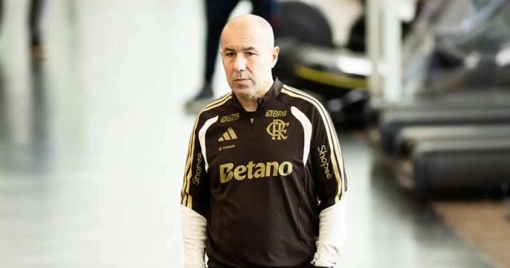 Leonardo Jardim defende Pulgar após lance em Flamengo x Fluminense