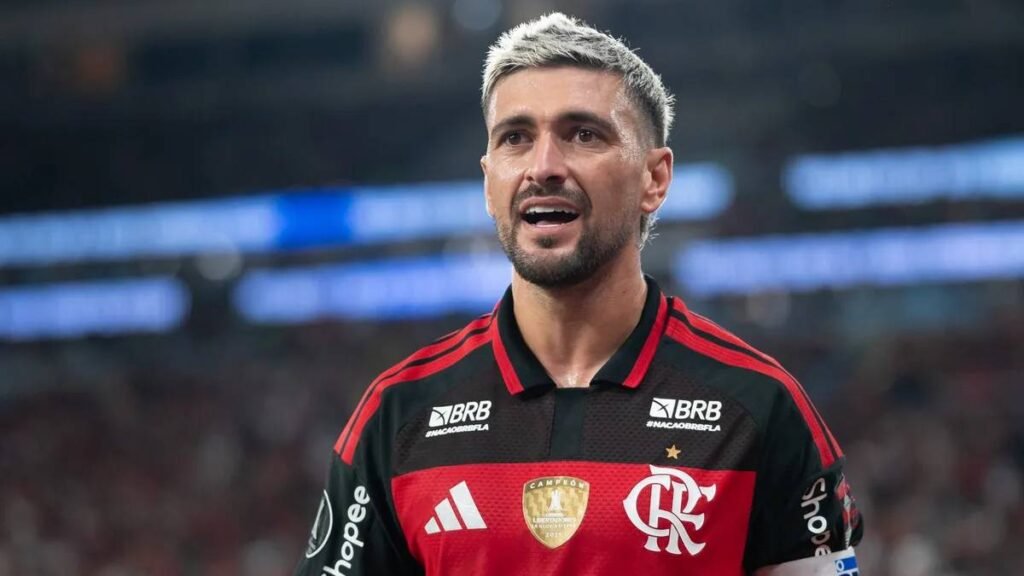 Candidato no Peñarol, Pablo Schiavi diz que tentará Arrascaeta e De La Cruz, do Flamengo