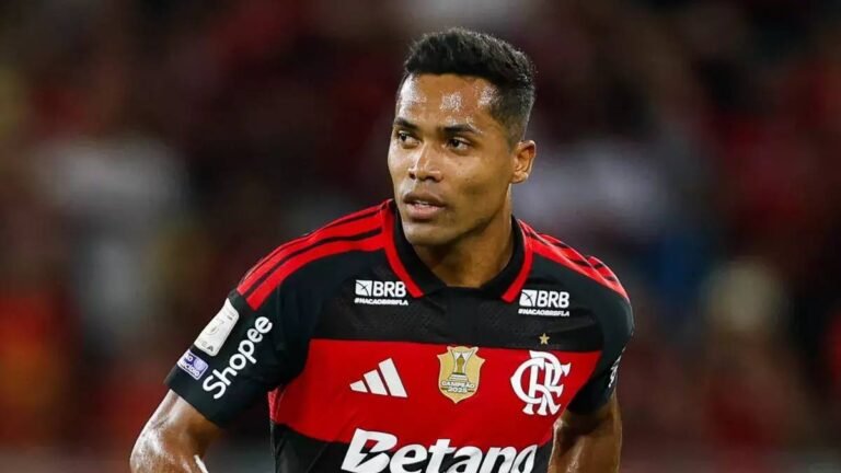 Retorno de Alex Sandro ganha peso no Flamengo com lesão de Ayrton Lucas
