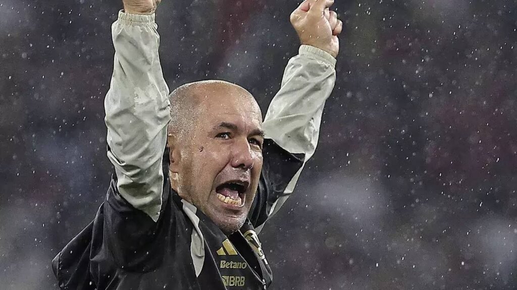Leonardo Jardim usa Data FIFA para ajustar a transição defensiva do Flamengo
