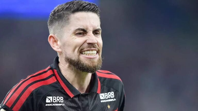 Jorginho cumpre suspensão e fica liberado para voltar ao Flamengo contra o Bahia