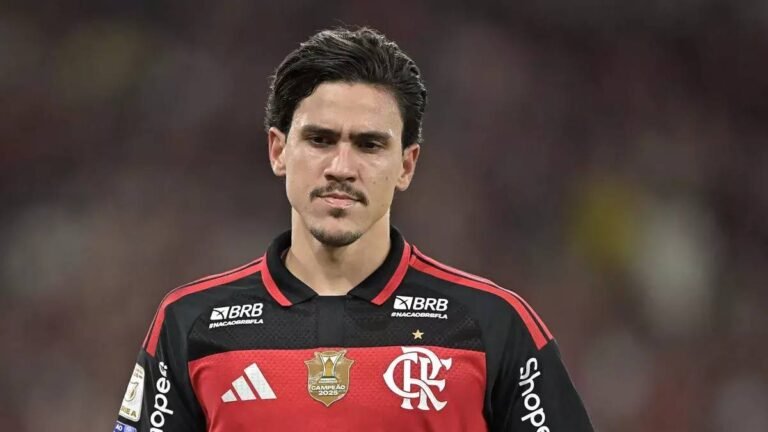 Flamengo adia renovação de Pedro e mantém contrato do atacante até 2027