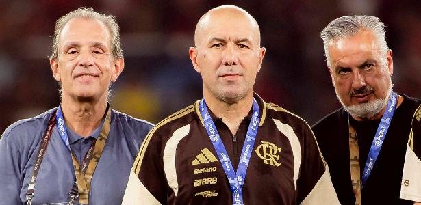 Flamengo se reapresenta após queda na Libertadores e vira a chave para pegar o Atlético-MG