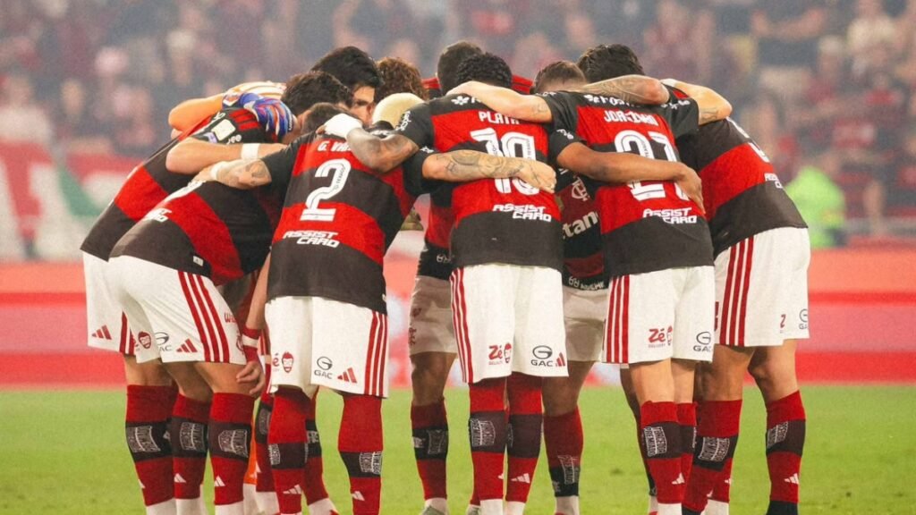 Flamengo vence Atlético-MG, volta à liderança e perde Carrascal para clássico com o Vasco