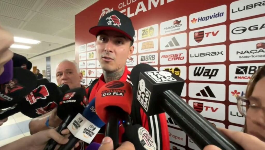 Pulgar minimiza gramado sintético antes de Vasco x Flamengo pelo Brasileirão