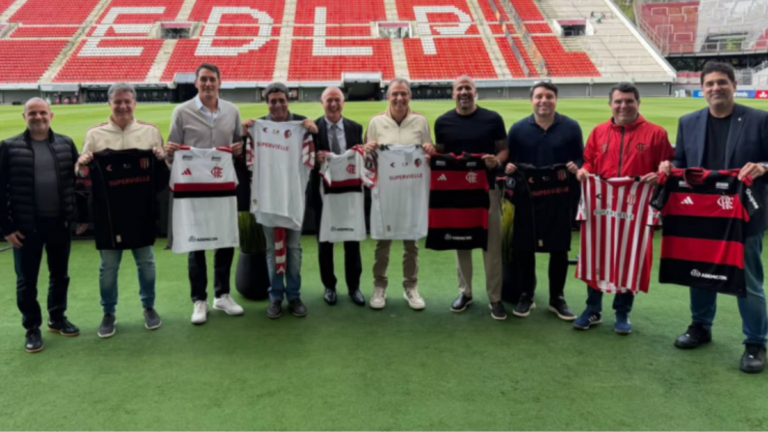 Verón recebe Bap e delegação do Flamengo antes de Estudiantes x Flamengo