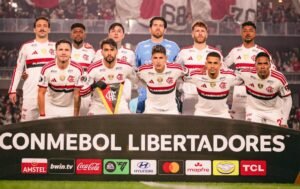 Flamengo coloca Rossi, Léo Ortiz, Carrascal e Paquetá na seleção da rodada da Libertadores