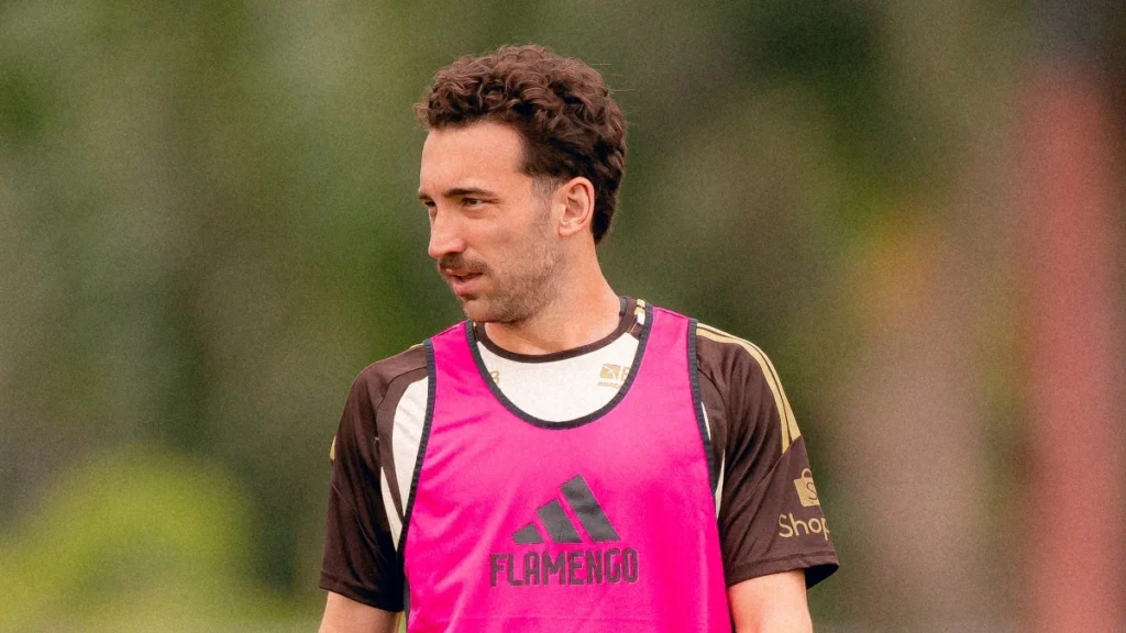 Léo Ortiz desfalca o Flamengo contra o Santos por problema pessoal