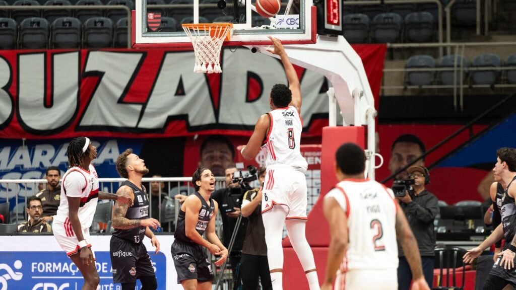 Flamengo vence o Caxias do Sul por 77 a 59 e chega à segunda vitória no NBB